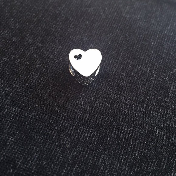 Enamel heart charm for bracelet or necklace - Picture 2 of 5
